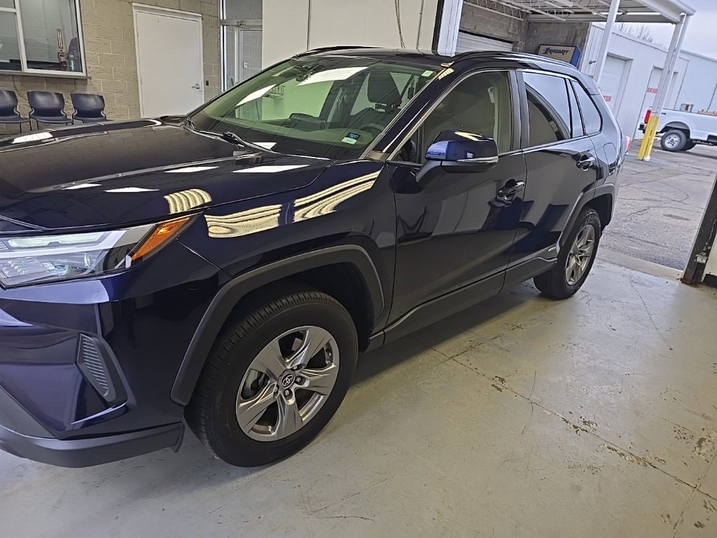 Used 2023 Toyota RAV4 XLE image 2