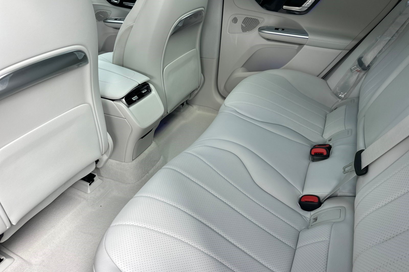 New 2027 Mercedes-Benz EQE 320 4MATIC SUV image 25
