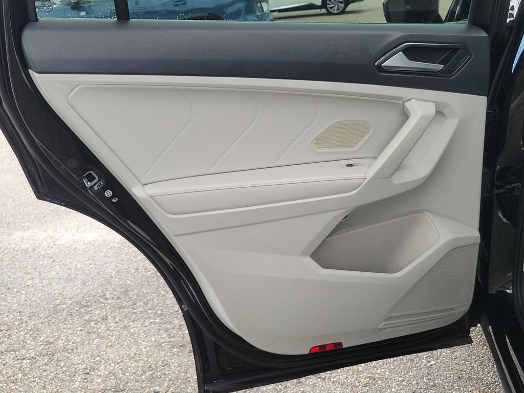 Certified 2023 Volkswagen Tiguan SE R-Line FWD image 19