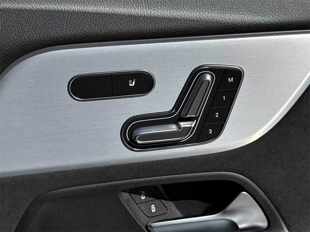 New 2025 Mercedes-Benz GLA 35 AMG 4MATIC image 19