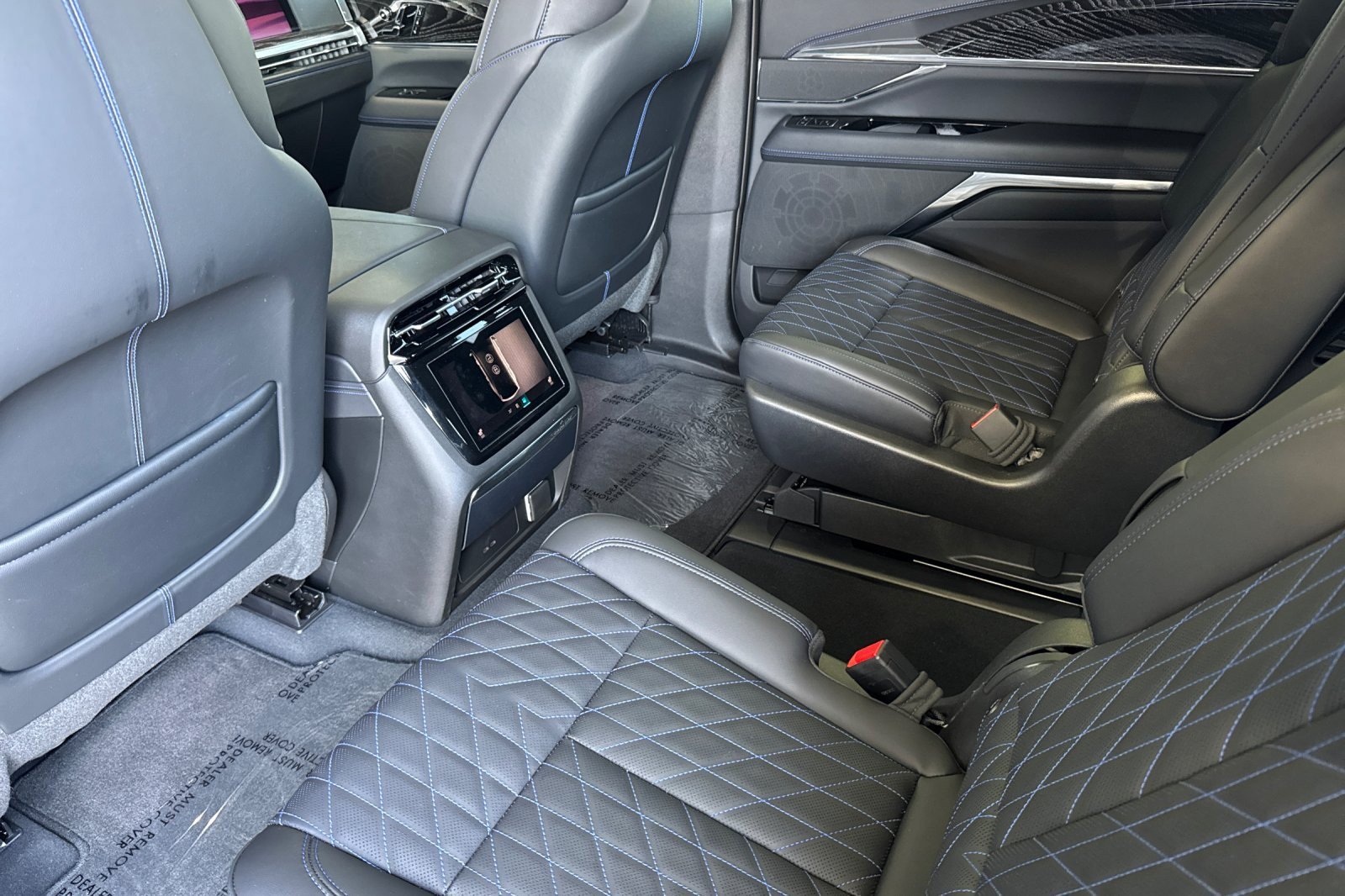 Used 2026 Cadillac Escalade IQ Luxury 1 AWD/4WD image 11
