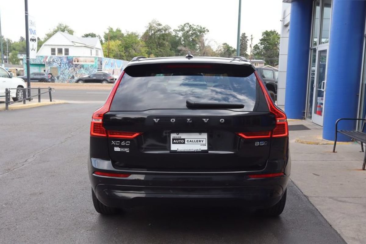 Used 2023 Volvo XC60 B5 Core AWD/4WD image 4