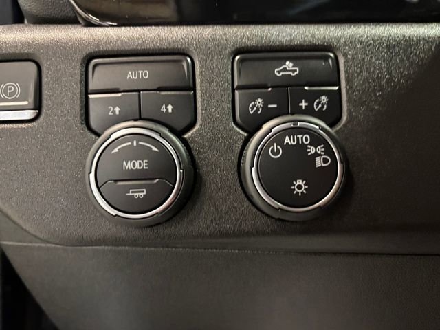 Used 2023 Chevrolet Silverado 1500 LT AWD/4WD image 22