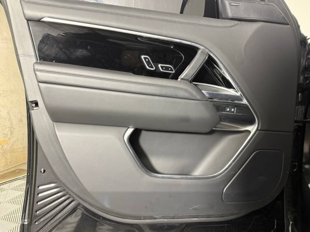 Used 2024 Land Rover Range Rover Long Wheelbase SE AWD/4WD image 14