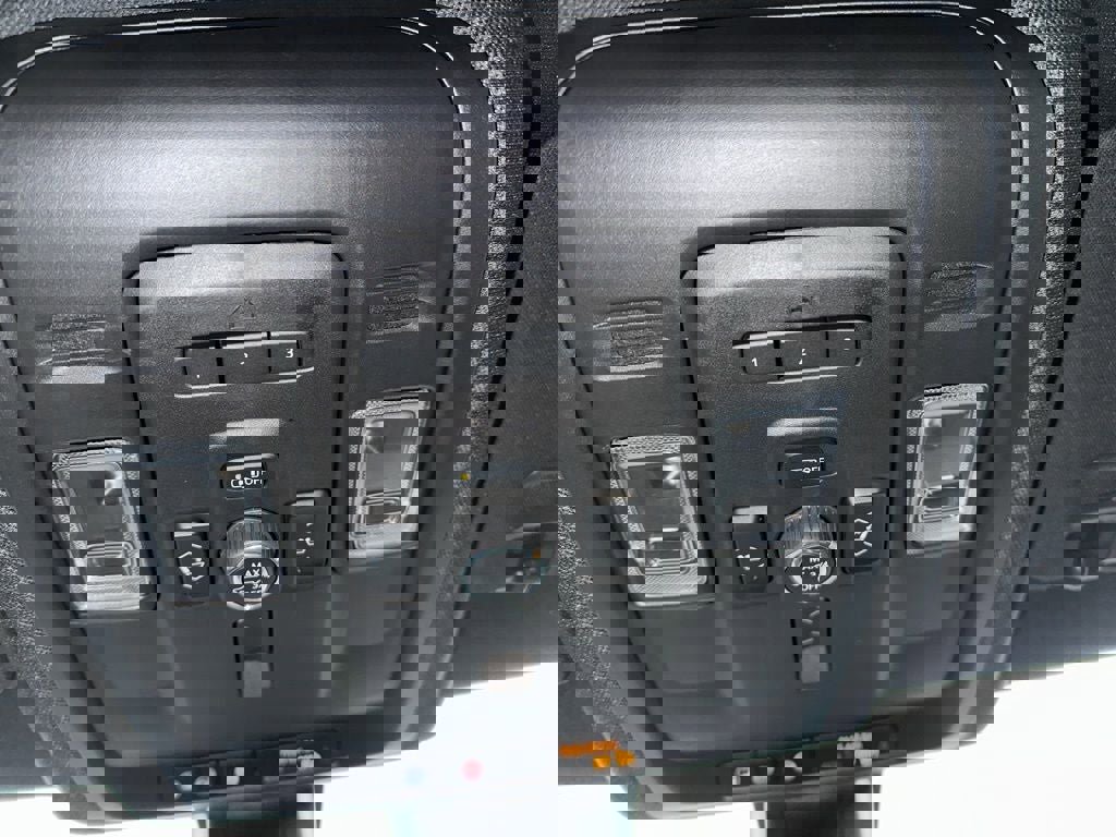 Used 2022 GMC Yukon XL Denali image 31