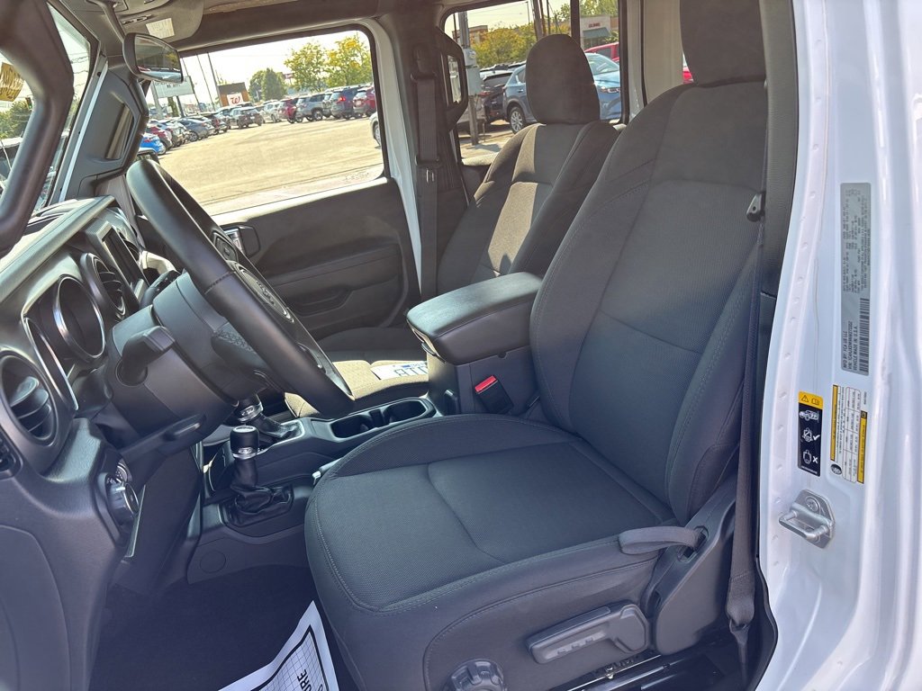 Used 2022 Jeep Wrangler Unlimited Sport image 19