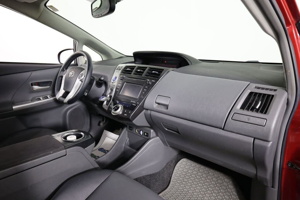 Used 2014 Toyota Prius V Three image 23