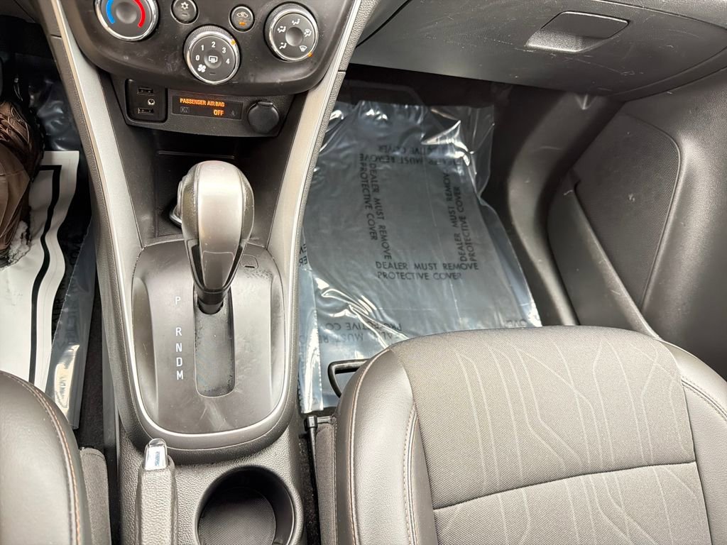Used 2022 Chevrolet Trax LT w/ LT Convenience Package image 17