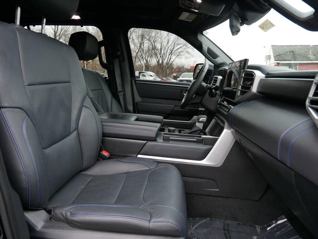 Used 2025 Toyota Sequoia Platinum AWD/4WD image 8