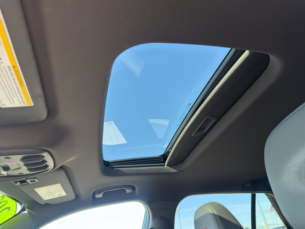 Used 2025 Chevrolet Trax RS w/ Sunroof Package image 12