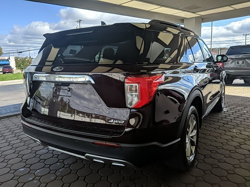 Used 2022 Ford Explorer XLT w/ Equipment Group 202A image 6