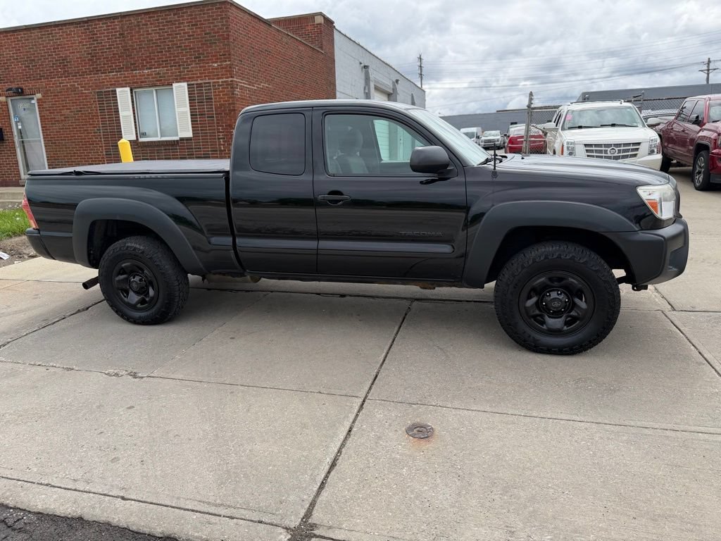 Used 2012 Toyota Tacoma 4x4 Access Cab w/ Convenience Pkg image 4