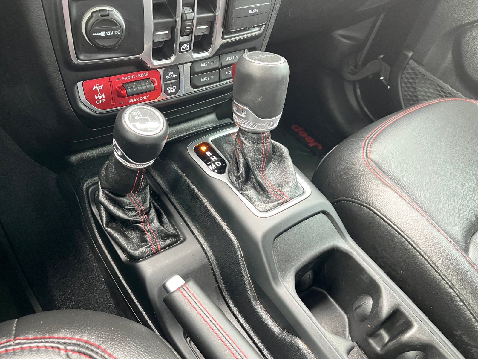 Used 2020 Jeep Gladiator Rubicon AWD/4WD image 16