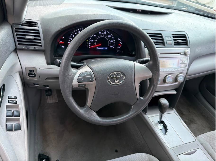 Used 2010 Toyota Camry LE FWD image 2