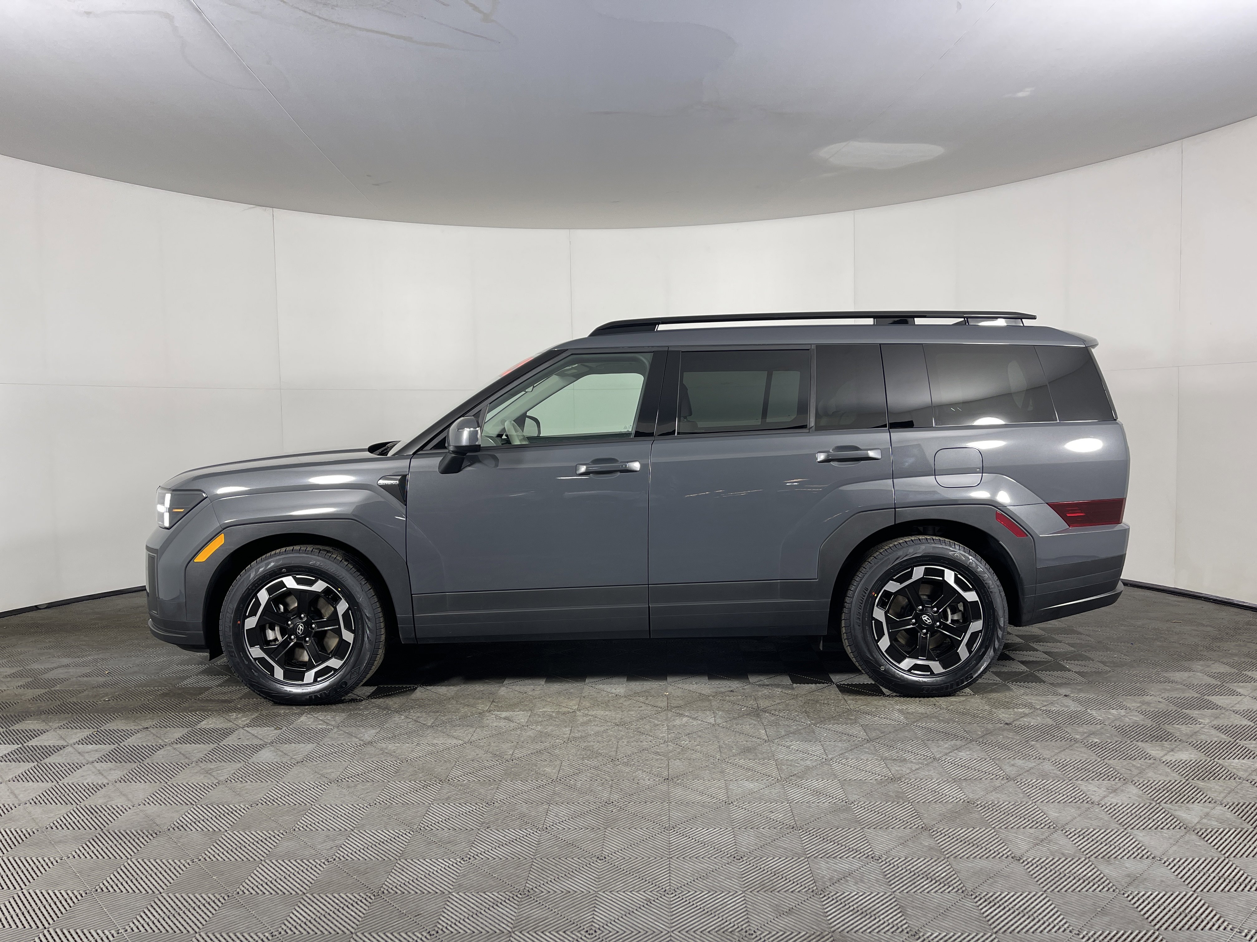 Used 2025 Hyundai Santa Fe SEL image 3