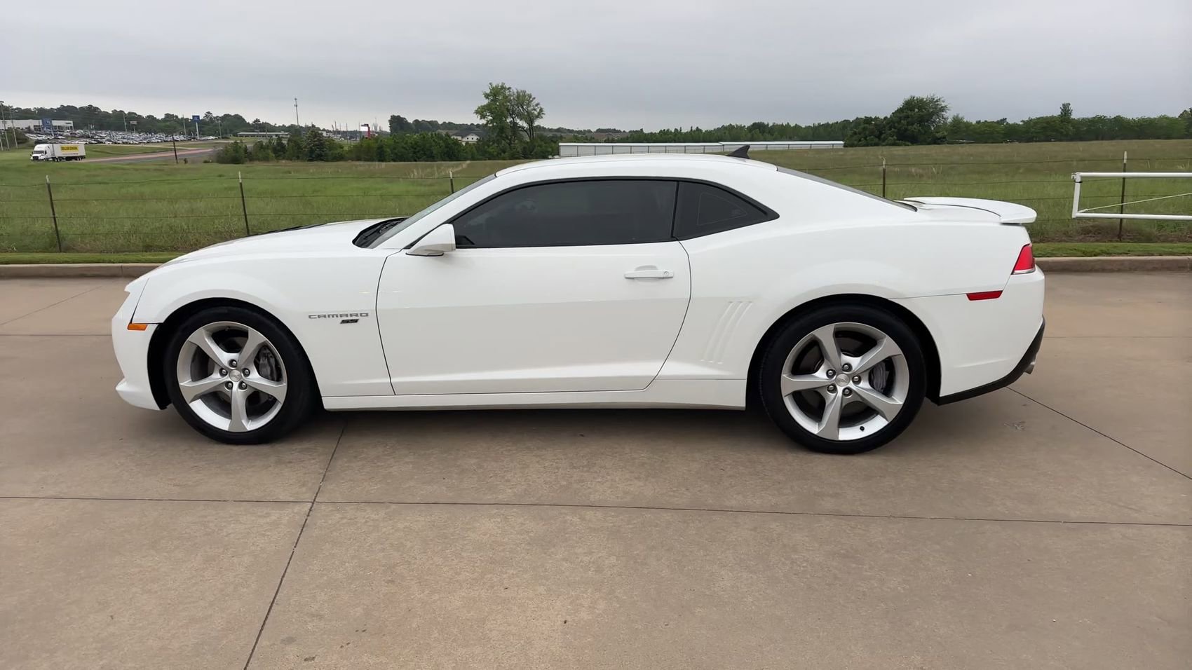 Used 2015 Chevrolet Camaro SS RWD image 6