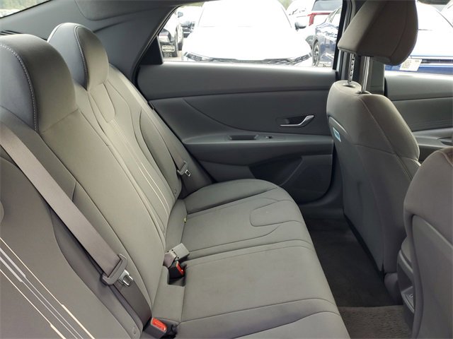 Used 2024 Hyundai Elantra SEL image 31