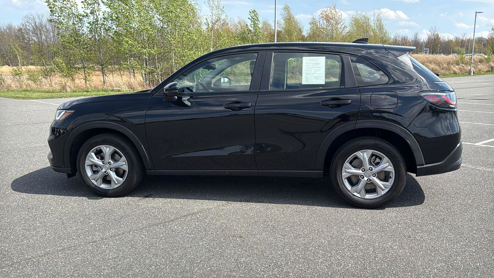 Used 2024 Honda HR-V LX image 10