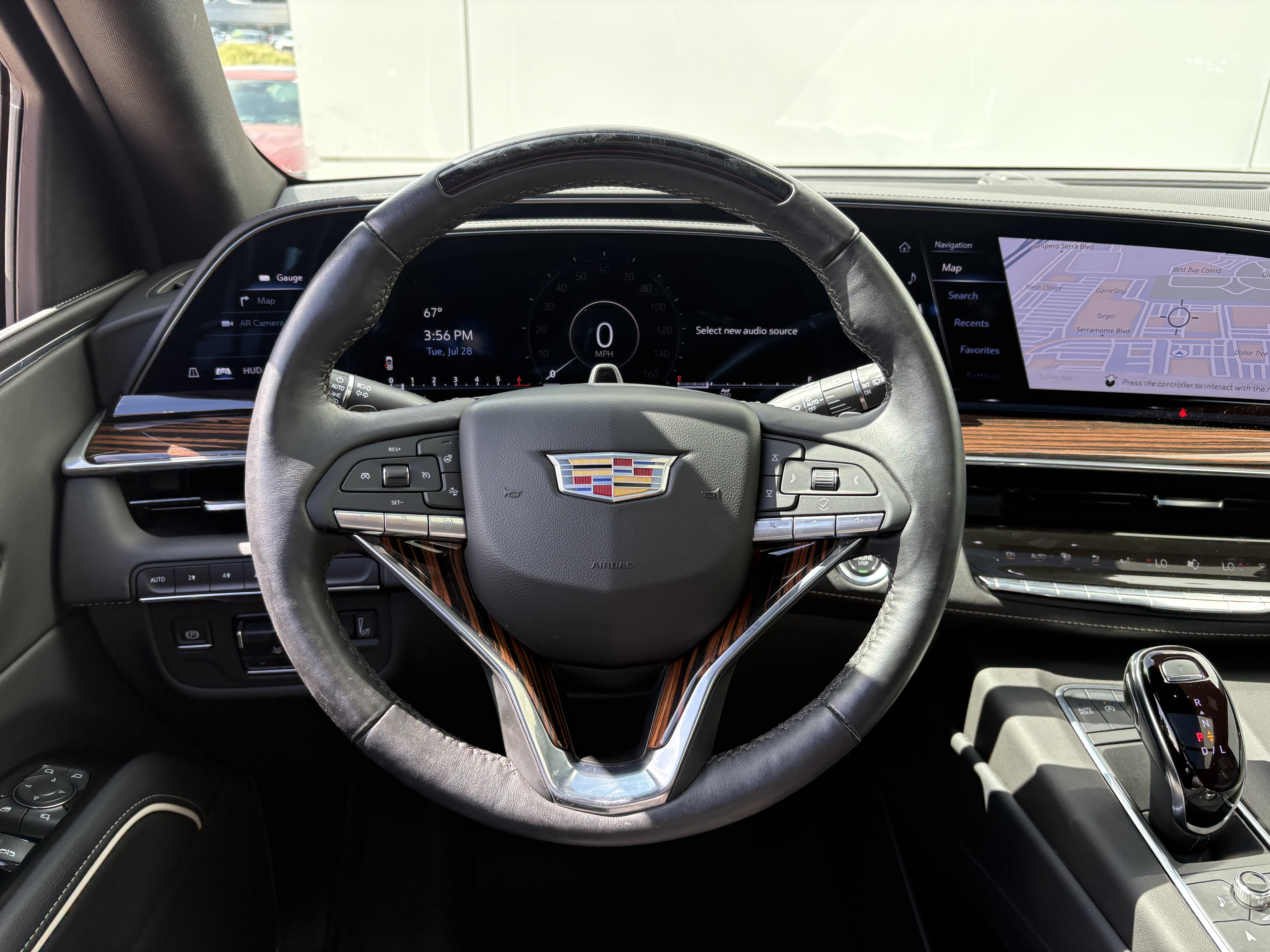 Used 2024 Cadillac Escalade Premium Luxury w/ Performance Package AWD/4WD image 19