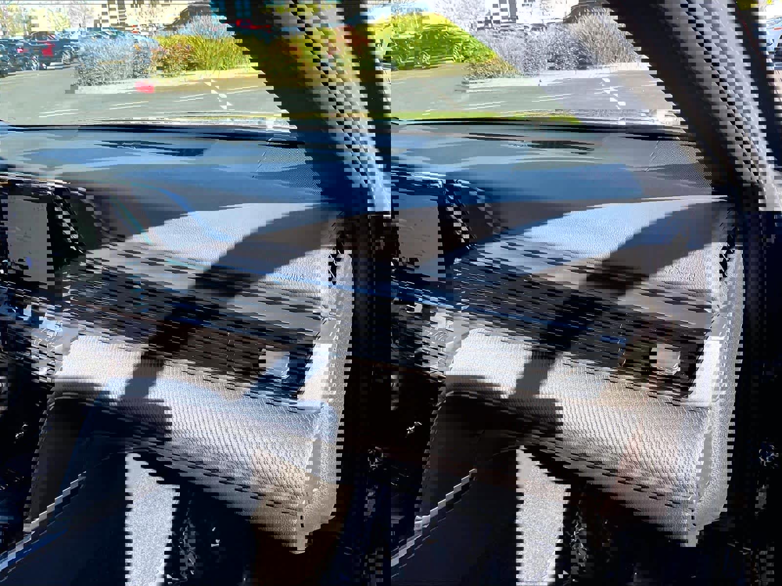 Used 2025 Toyota Camry SE image 19