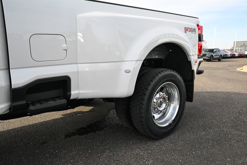New 2026 Ford F450 Platinum w/ FX4 Off-Road Package image 13