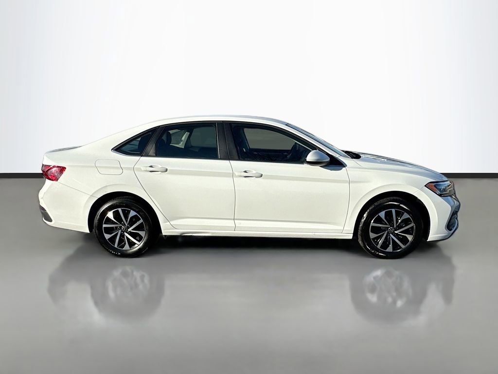 Used 2024 Volkswagen Jetta S image 8