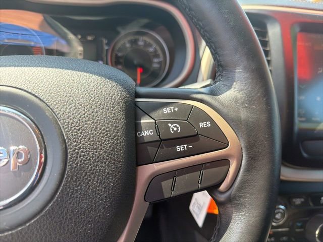 Used 2017 Jeep Cherokee Latitude w/ Safety/Convenience Group image 20