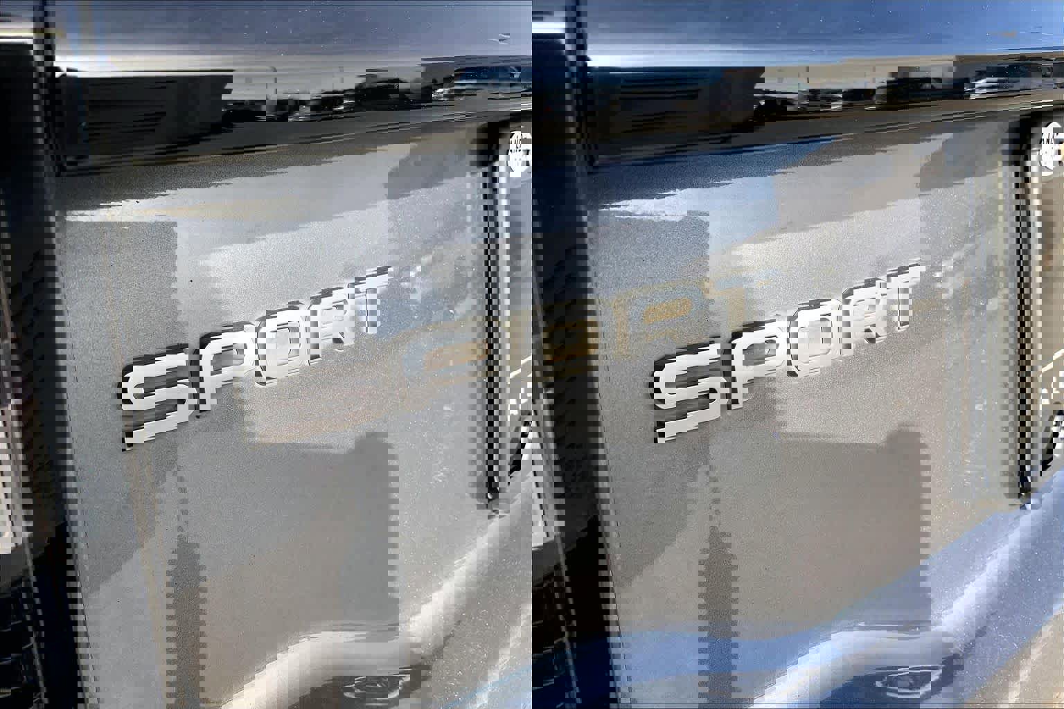 Certified 2019 Land Rover Discovery Sport SE image 8