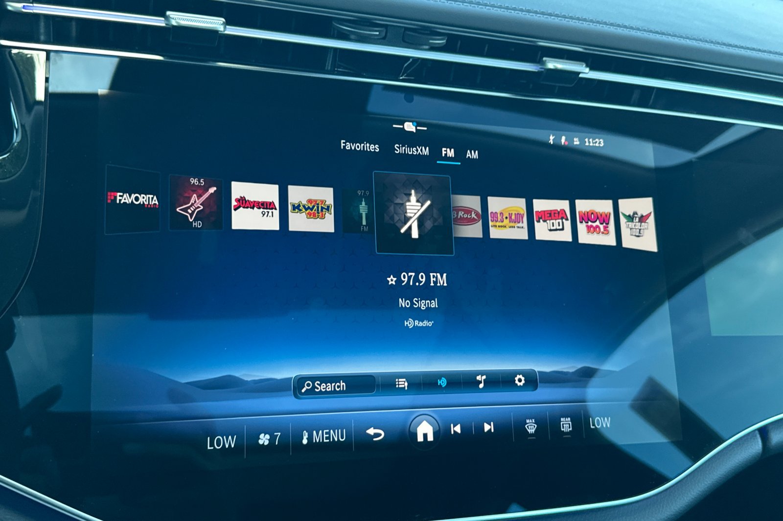 New 2026 Mercedes-Benz E 350 4MATIC Sedan image 17