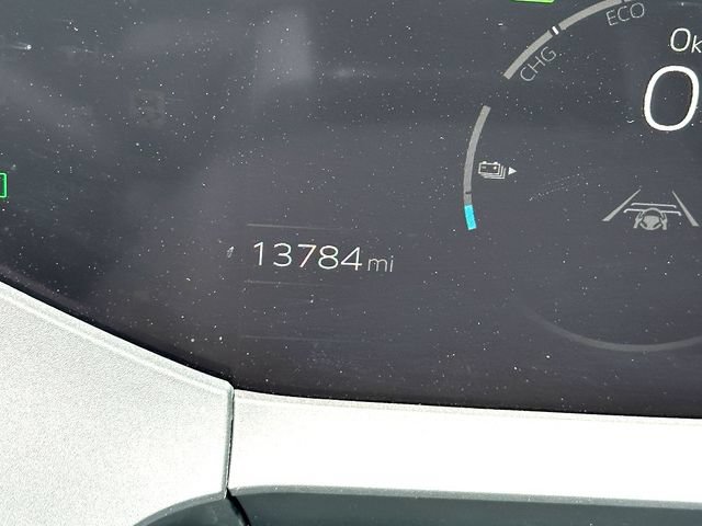Used 2025 Toyota Prius Plug-In Hybrid FWD image 25