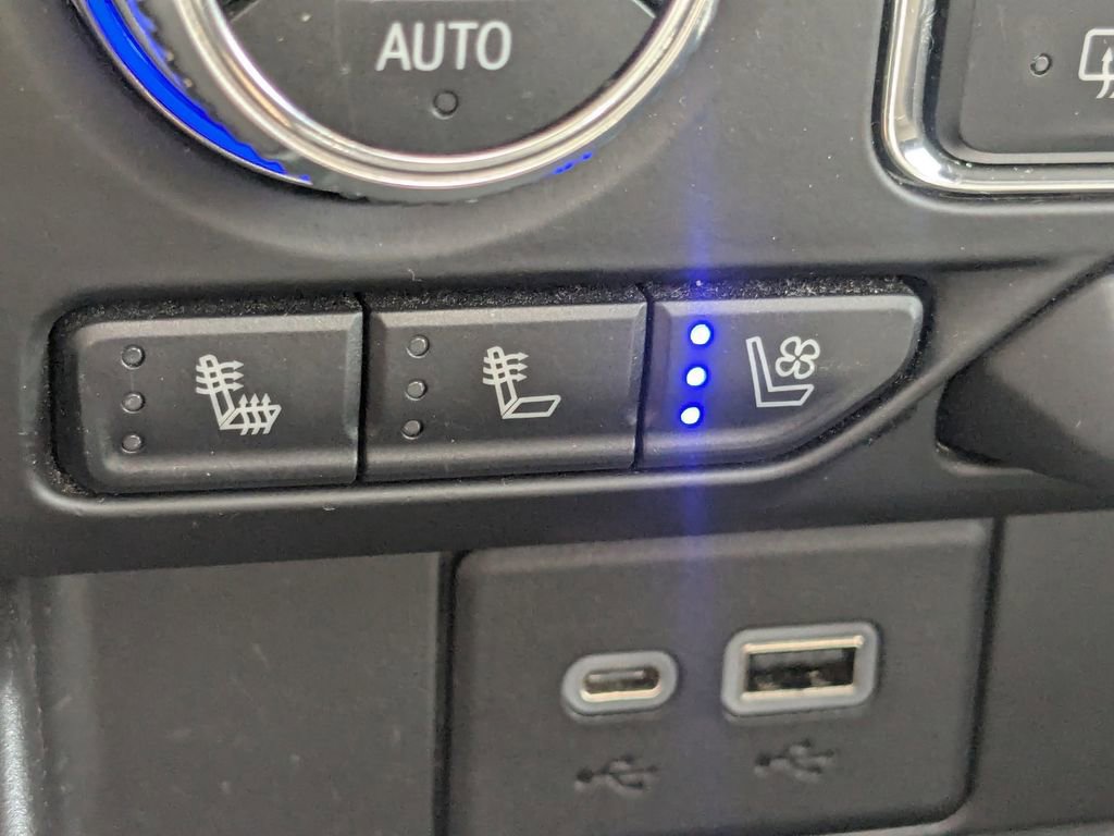 Used 2021 GMC Yukon SLT w/ Rear Media and Nav Package image 11