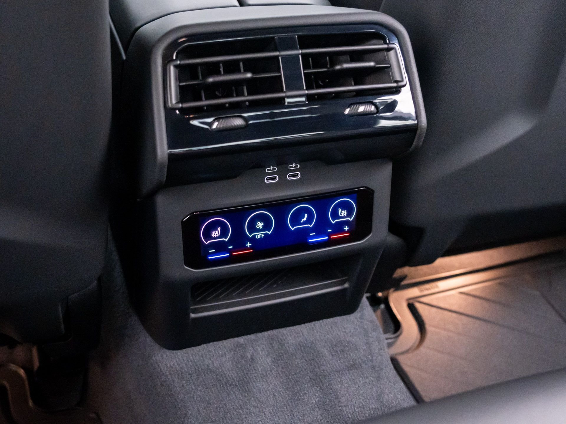New 2027 BMW M5 w/ Carbon Package AWD/4WD image 22