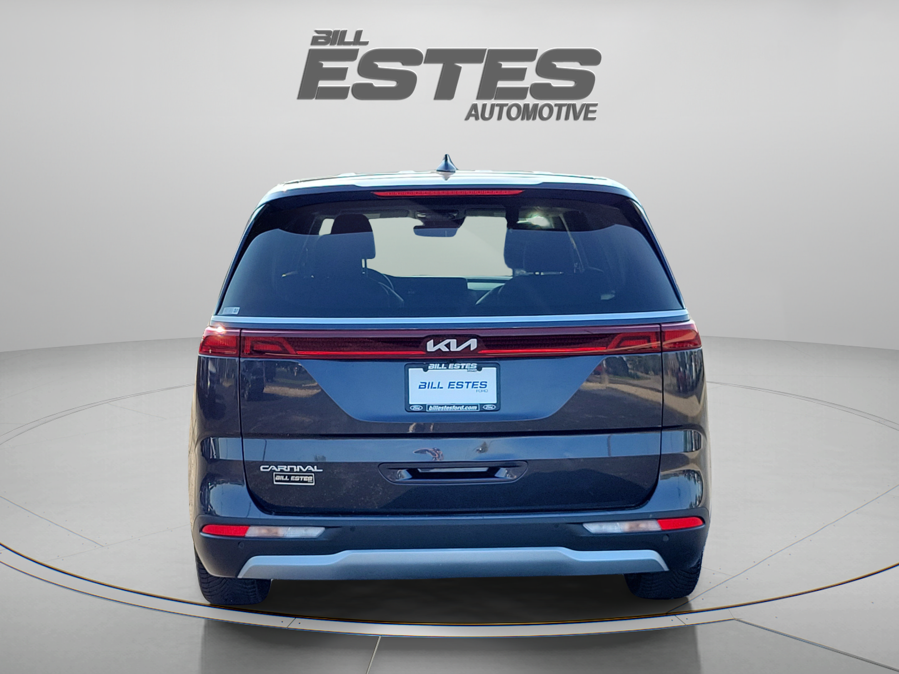 Used 2023 Kia Carnival EX FWD image 3