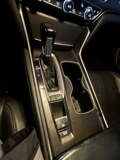 Used 2018 Honda Accord Touring image 17