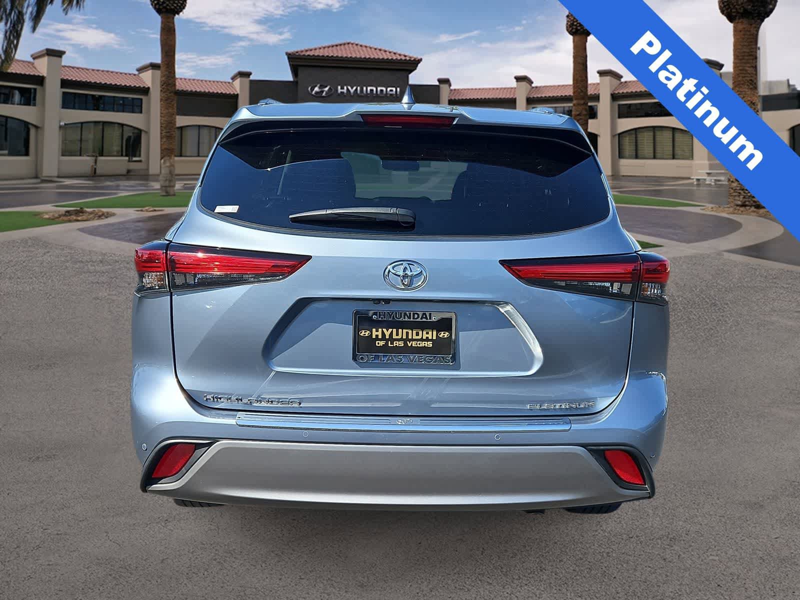 Used 2023 Toyota Highlander Platinum FWD image 7