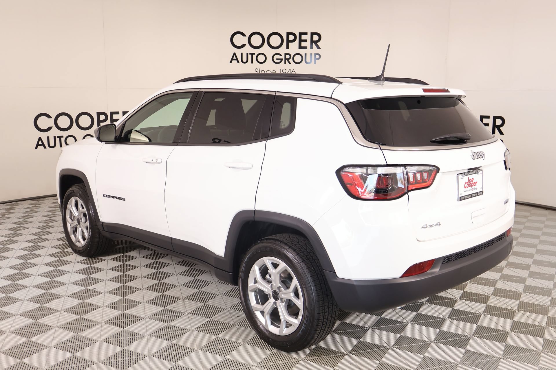 Used 2025 Jeep Compass Latitude AWD/4WD image 22