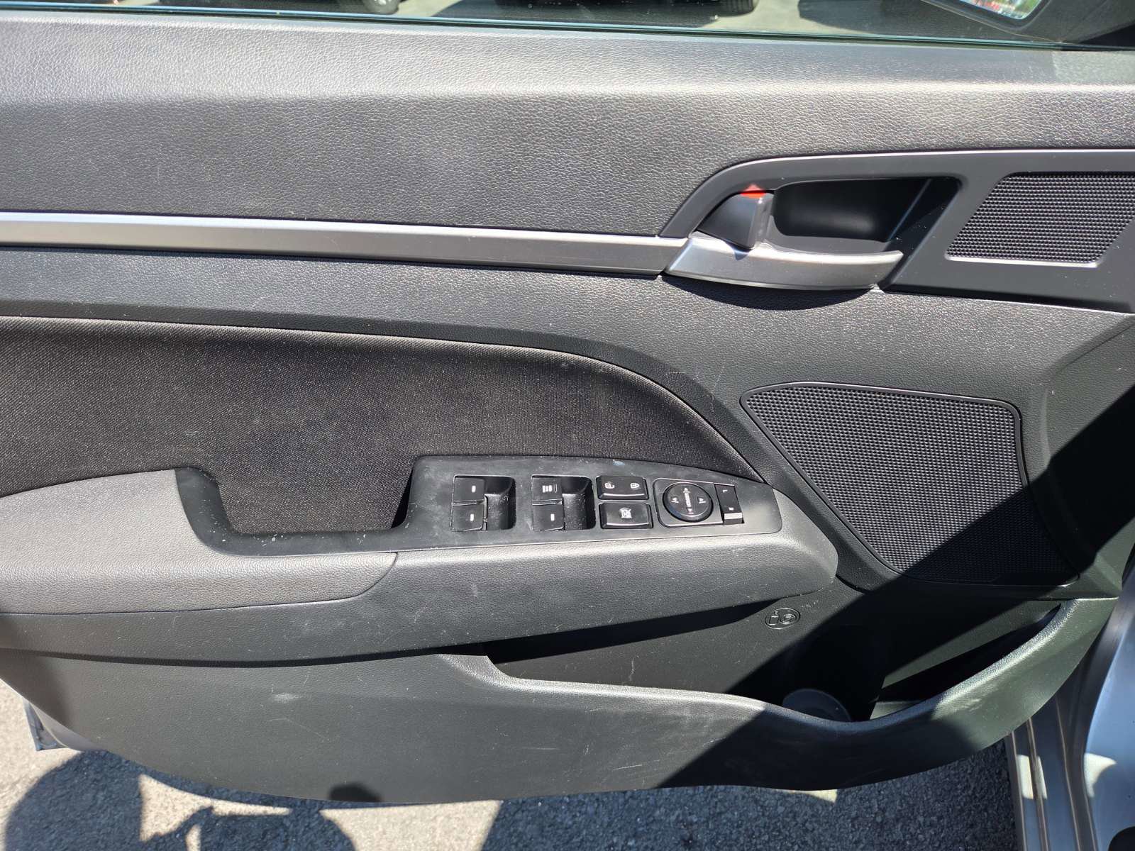 Used 2020 Hyundai Elantra SEL w/ Cargo Package (C1) image 8