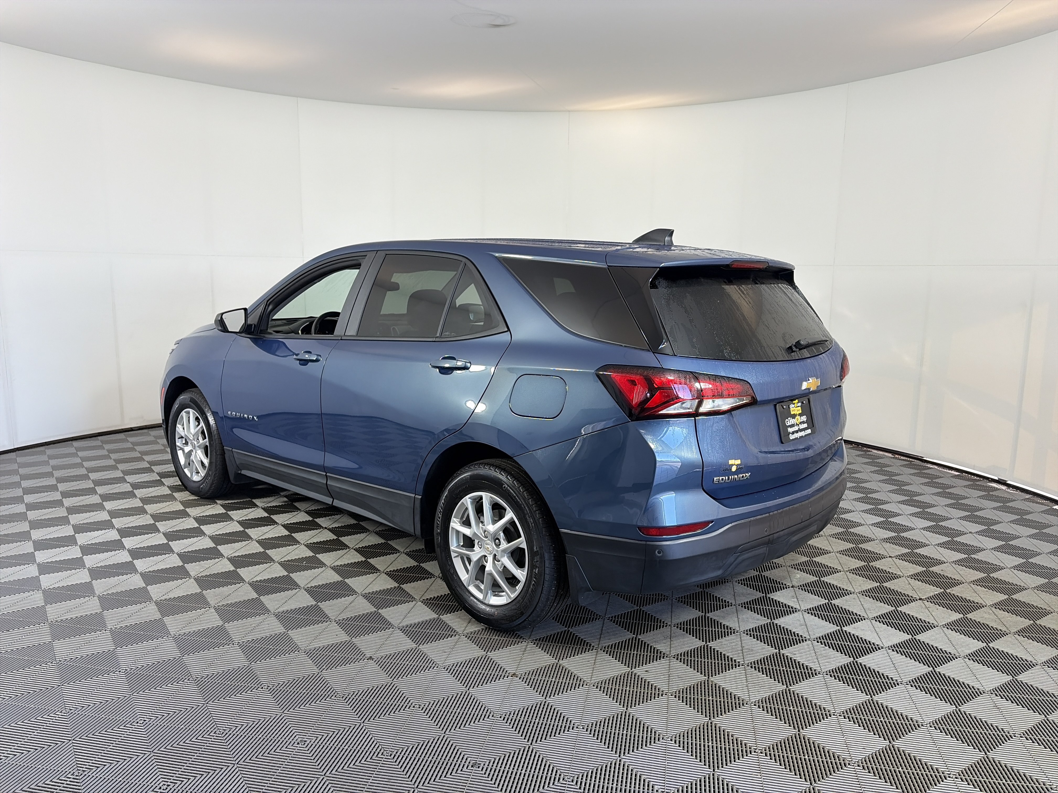 Used 2024 Chevrolet Equinox LS w/ LS Convenience Package FWD image 8