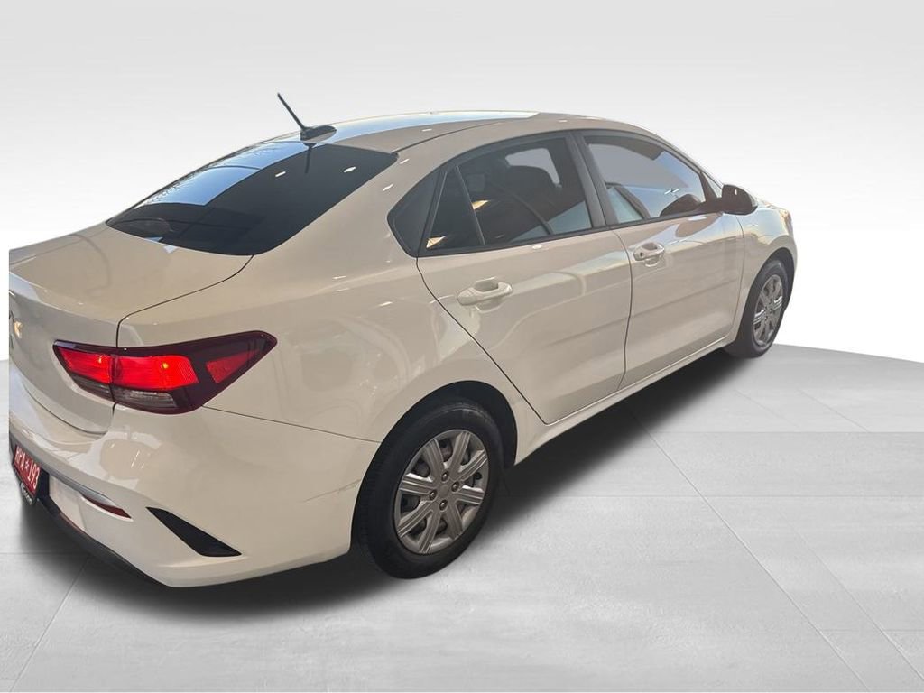 Used 2022 Kia Rio LX image 3