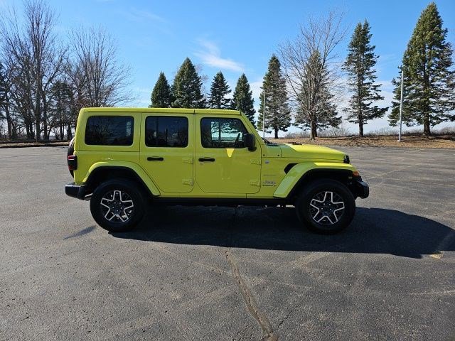 Used 2024 Jeep Wrangler Sahara image 7