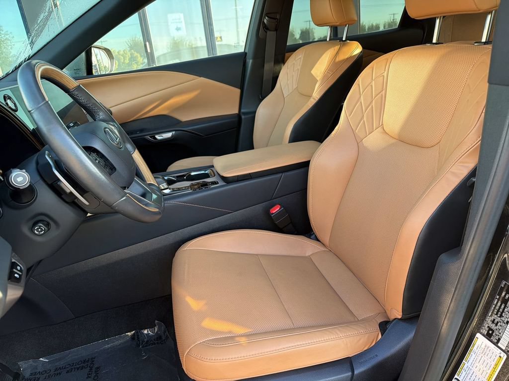 Used 2024 Lexus RX 350 Premium w/ Accessory Package (Z1) AWD/4WD image 9