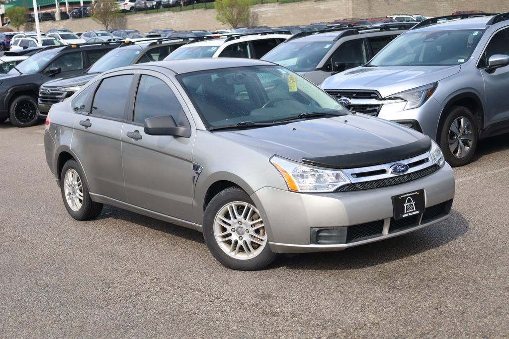 Used 2008 Ford Focus SE image 2