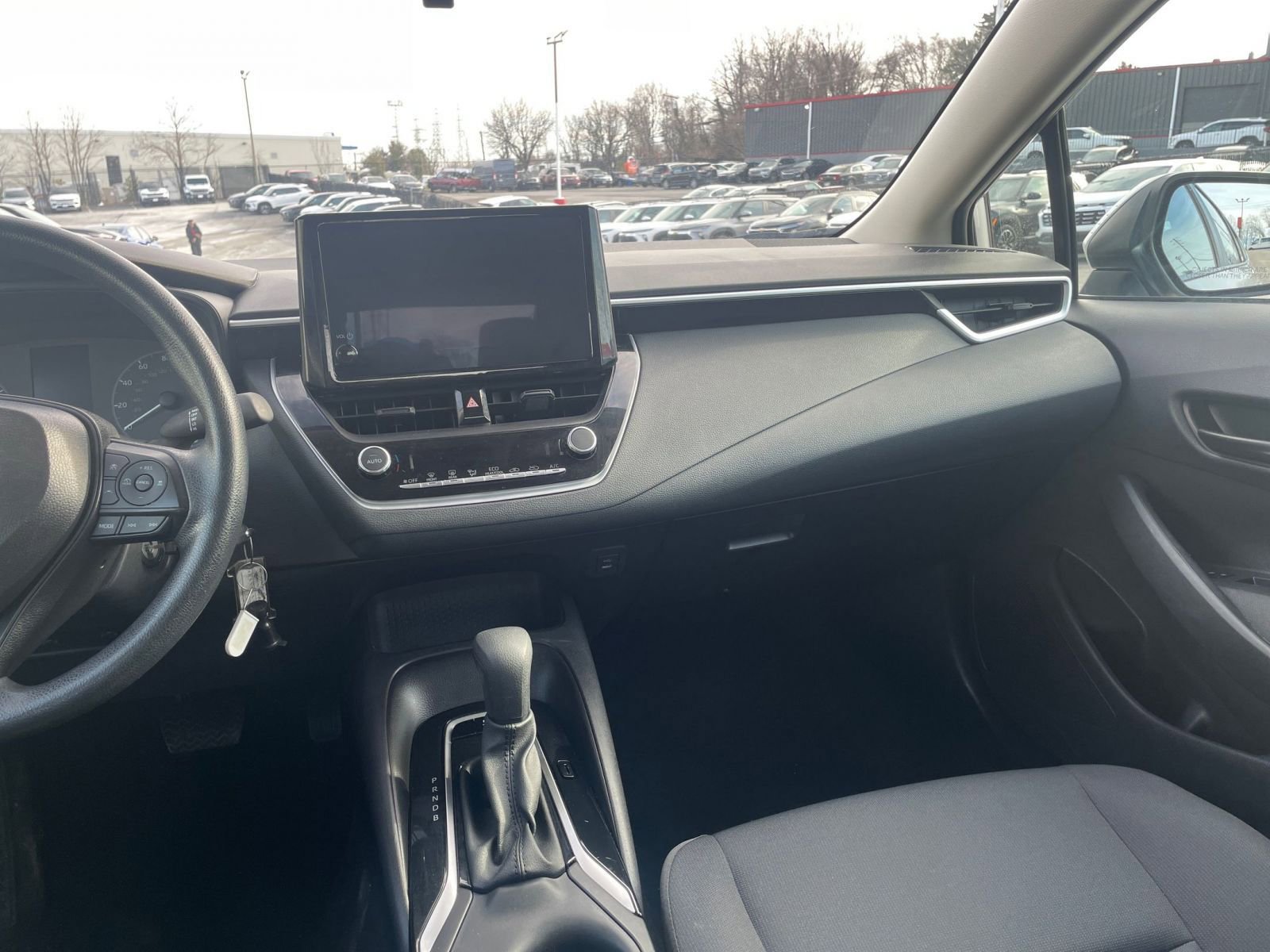 Used 2025 Toyota Corolla LE image 33