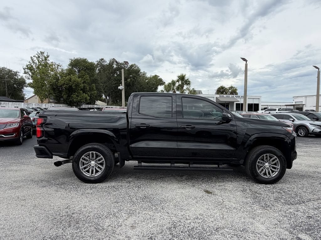 Used 2024 Chevrolet Colorado LT w/ LT Convenience Package III RWD image 4