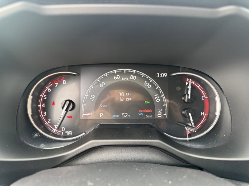 New 2025 Toyota RAV4 XLE image 15