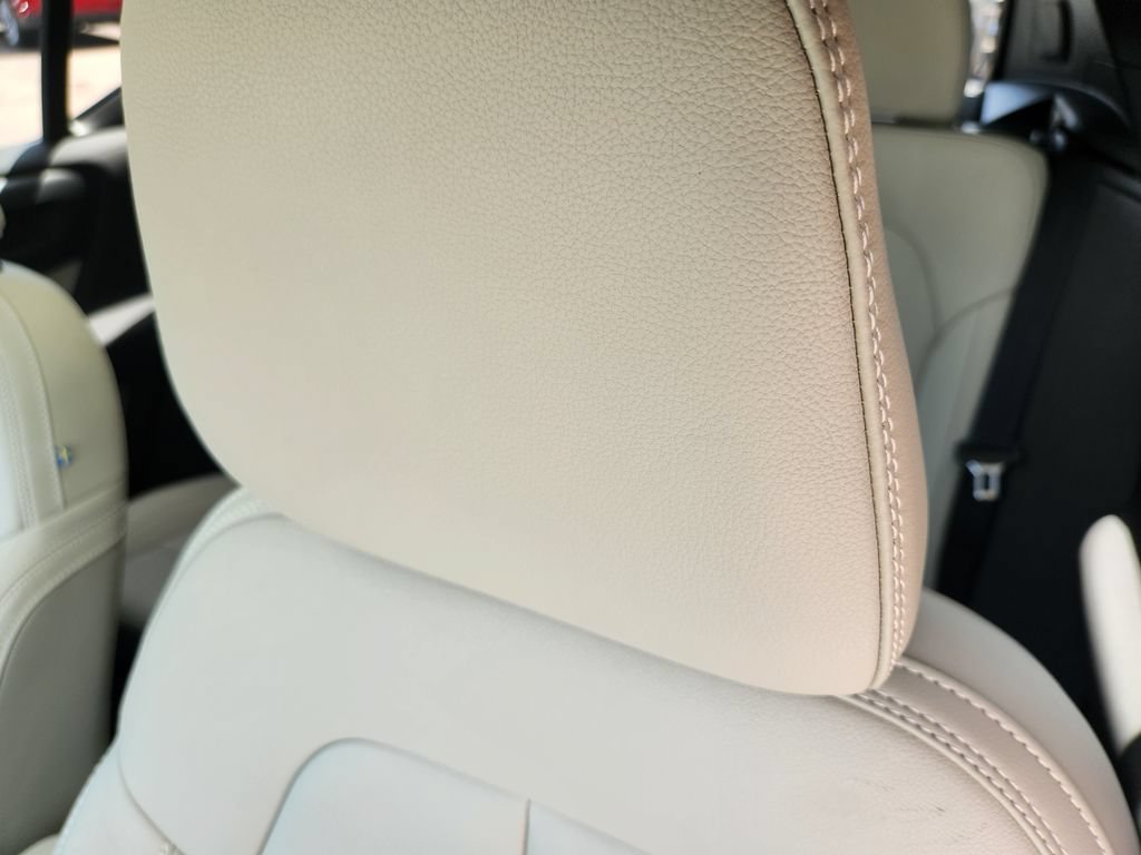 New 2026 Volvo XC40 B5 Plus w/ Protection Package Premier AWD/4WD image 6