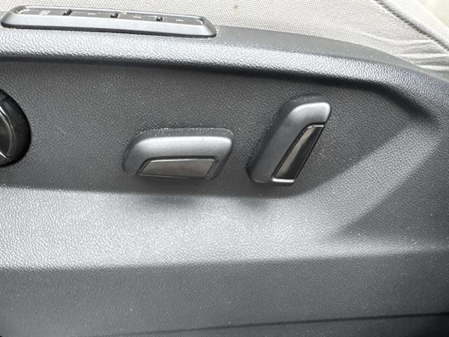 Used 2020 Volkswagen Tiguan SEL Premium R-Line image 11