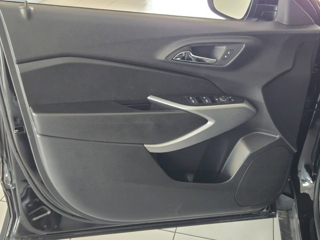 New 2026 Chevrolet Trax RS w/ Driver Confidence Package FWD image 17