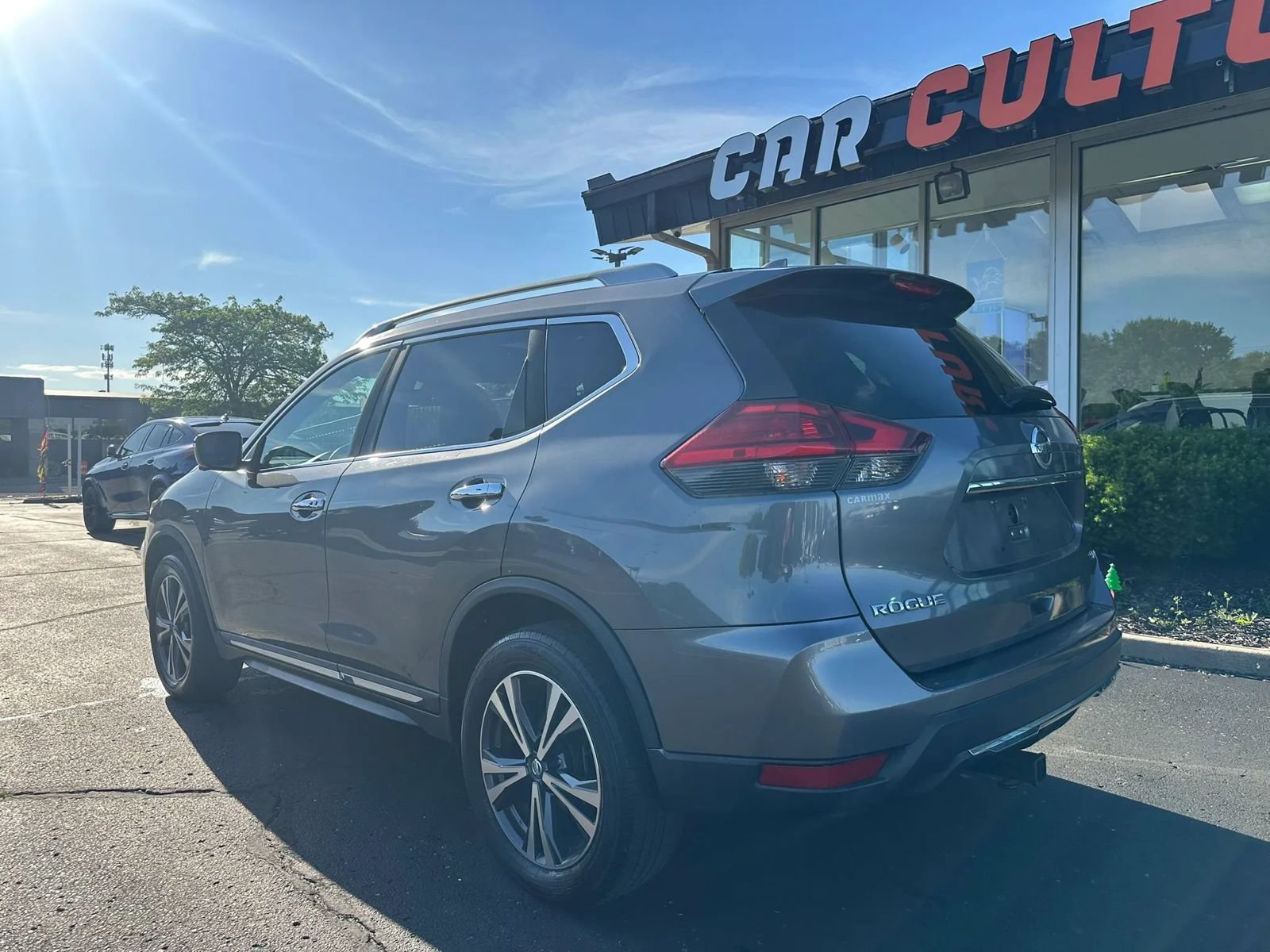 Used 2017 Nissan Rogue SL w/ SL Premium Package AWD/4WD image 5