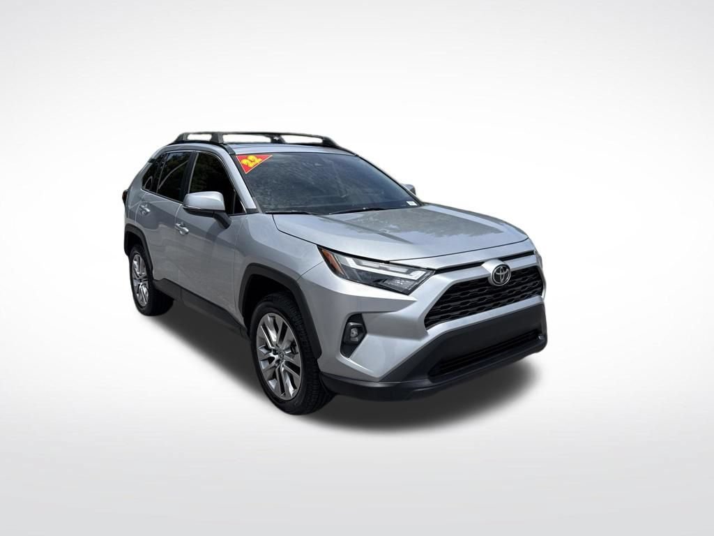 Used 2022 Toyota RAV4 XLE Premium AWD/4WD image 3